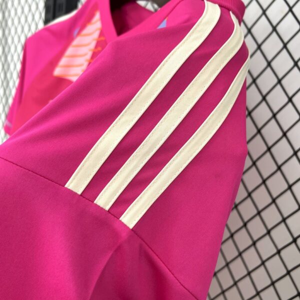 Flamengo 2025/26 Pink Goalkeeper Uniform Jersey - Image 4