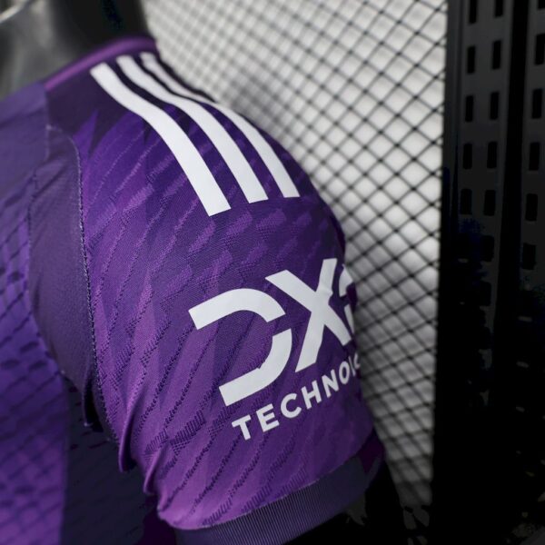 Manchester United 2025/26 Purple Special Edition Jersey Player Version - Image 5