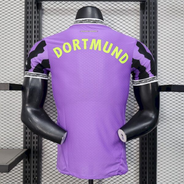 Borussia Dortmund 2025/26 Goalkeeper Special Jersey Player Version - Image 2