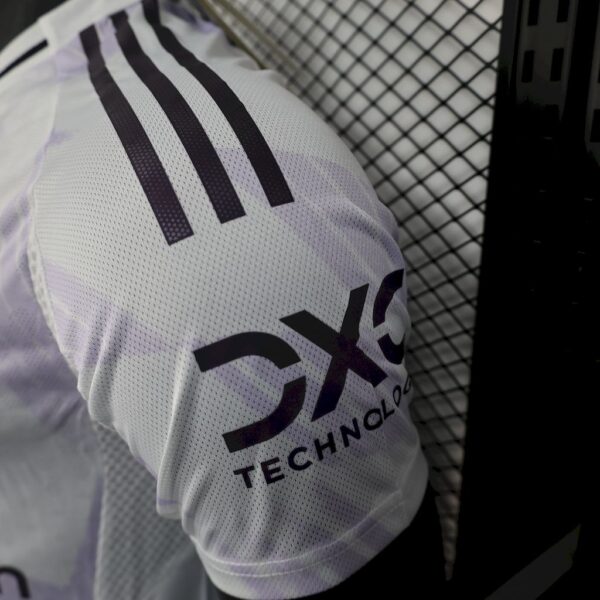 Manchester United 2025/26 Away Jersey Player Version - Image 5