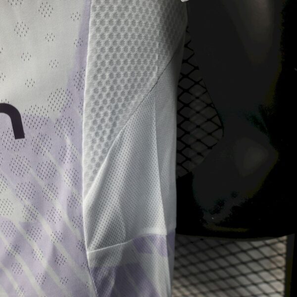 Manchester United 2025/26 Away Jersey Player Version - Image 3