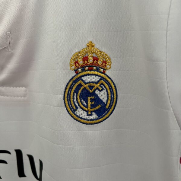 Real Madrid 2014/15 Home Kids Retro Jersey And Shorts - Image 6