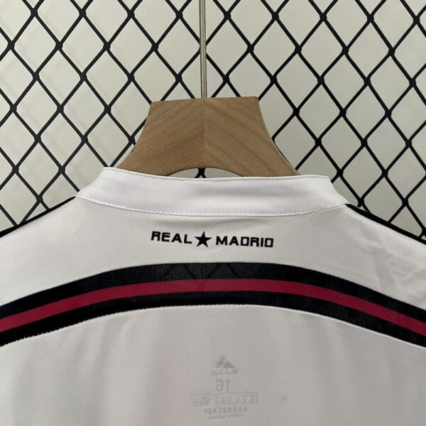 Real Madrid 2014/15 Home Kids Retro Jersey And Shorts - Image 5