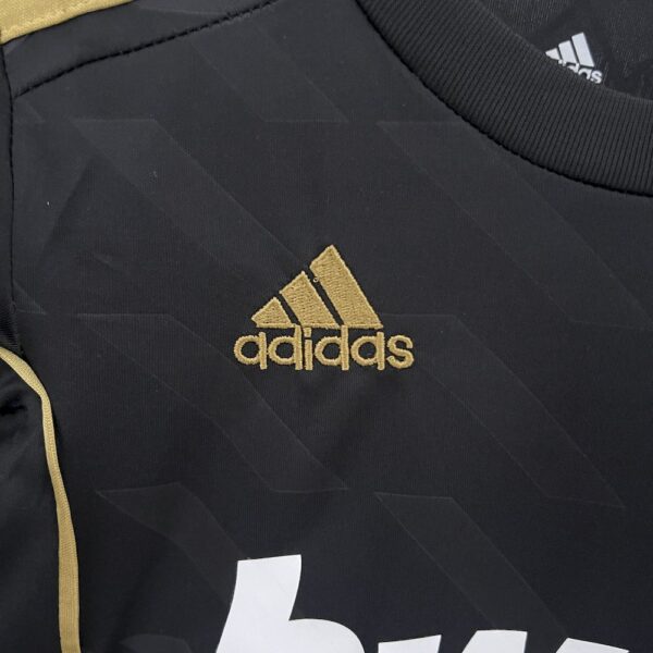 Real Madrid 2011/12 Away Kids Retro Jersey And Shorts - Image 6
