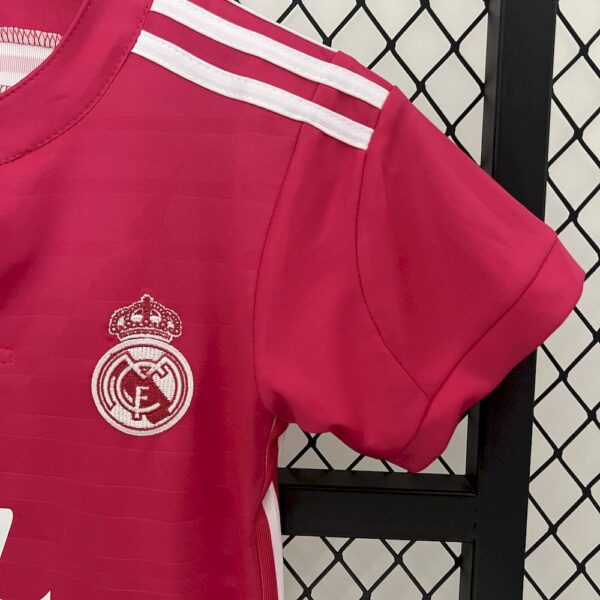 Real Madrid 2014/15 Away Kids Retro Jersey And Shorts - Image 8