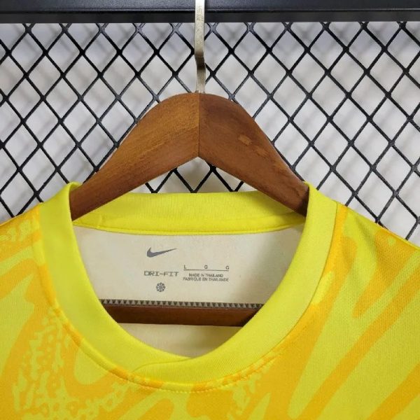 France 2024/25 Euro Goalkeeper Jersey - Image 3