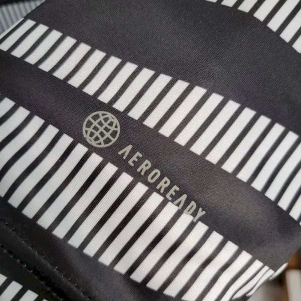 Juventus 2023/24 Pre-Match Training Jersey - Image 3