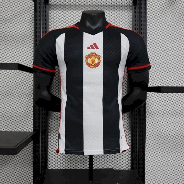 Manchester United 2023/24 Pre-Match Training Jersey Player Version