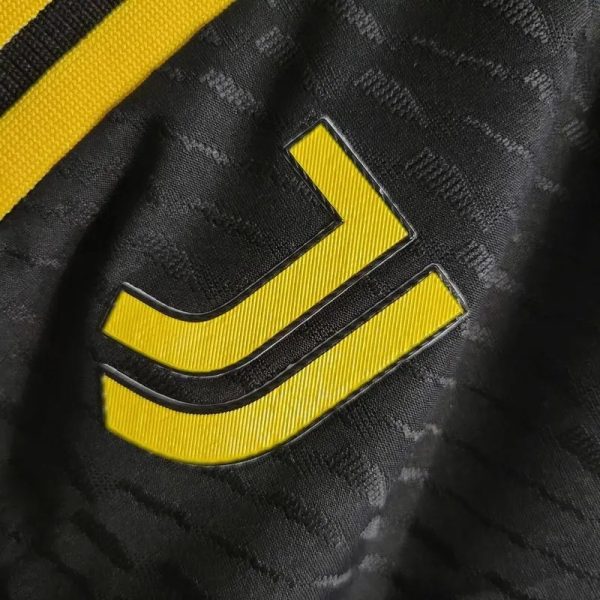 Juventus 2023/24 Home Shorts - Image 6