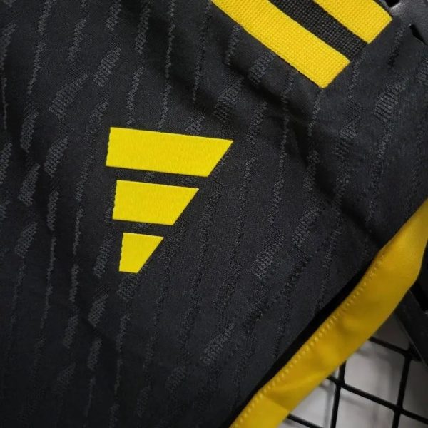 Juventus 2023/24 Home Shorts - Image 7