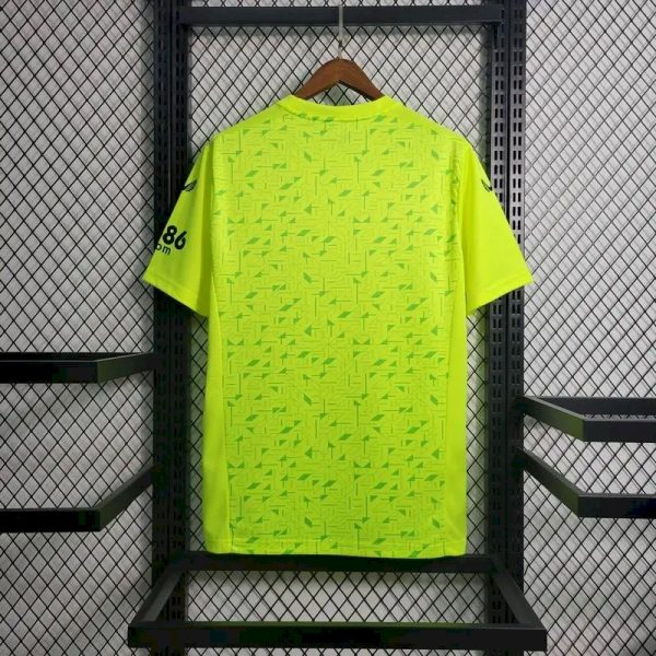 Wolves 2023/24 Goalkeeper Jersey - Image 5