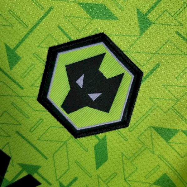 Wolves 2023/24 Goalkeeper Jersey - Image 6
