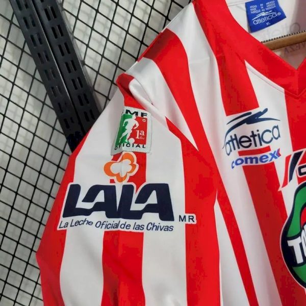 Chivas 2001/02 Home Retro Jersey - Image 9