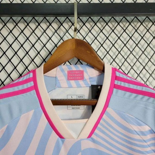 Arsenal 2023/24 Pre-Match Training Jersey - Image 4