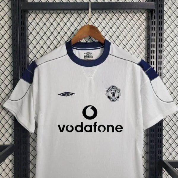 Manchester United 2000/01 Away Retro Jersey - Image 4