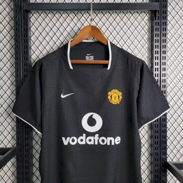 Manchester United 2003/04 Away Retro Jersey - Image 8