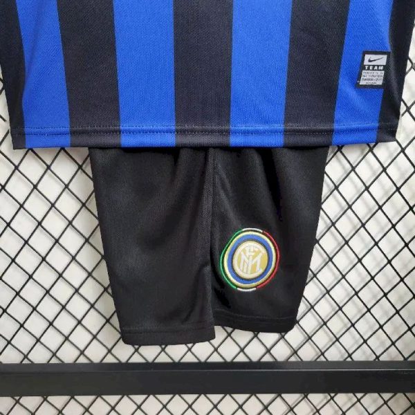 Inter Milan 2009/10 Home Kids Kit - Image 7