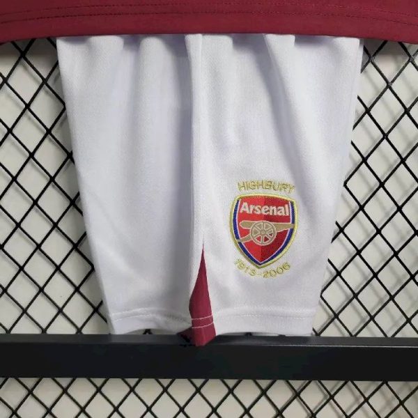 Arsenal 2005/06 Home Kids Kit - Image 6