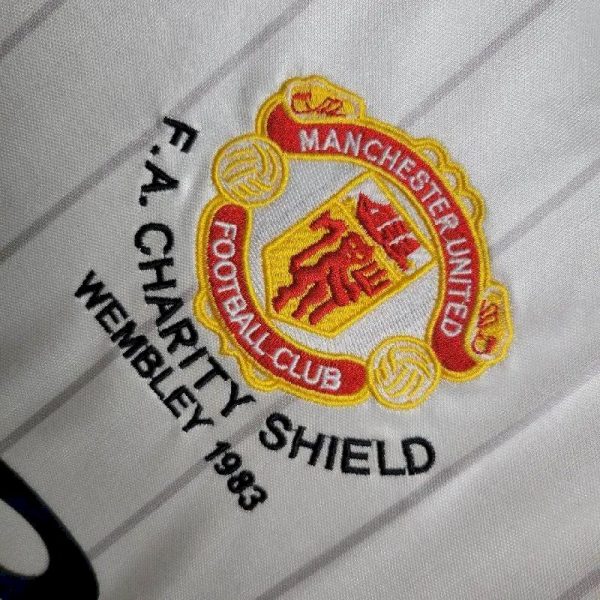 Manchester United 1983/84 Away Retro Jersey - Image 7