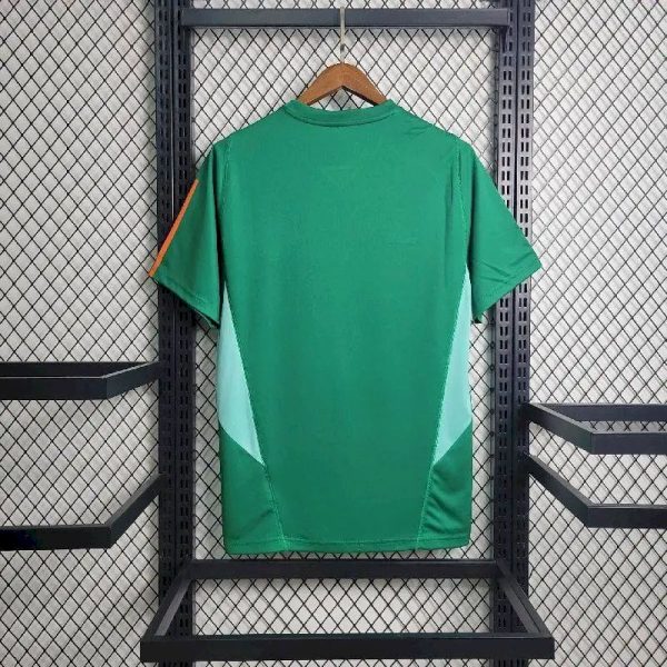 Manchester United 2023/24 Pre-Match Training Jersey - Image 5