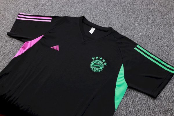 Bayern Munich 2023/24 Training Adult Jersey+3/4 Short 815 - Image 3