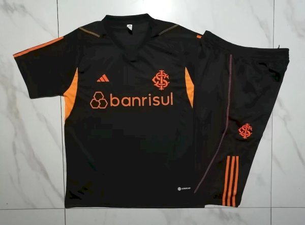 Internacional 2023/24 Training Adult Jersey+3/4 Short 815