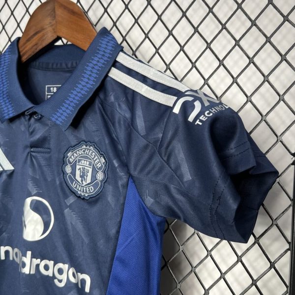 Manchester United 2024/25 Away Kids Kit - Image 7