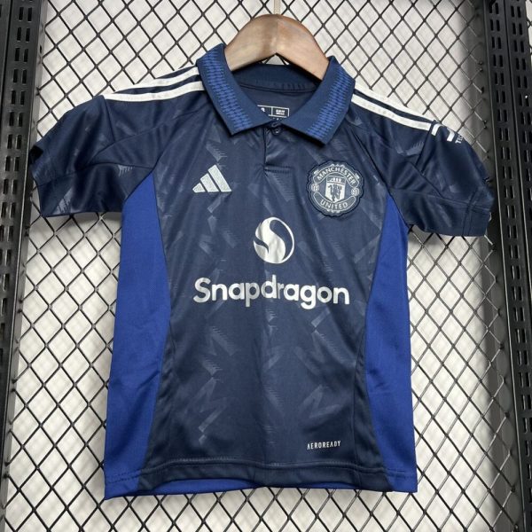 Manchester United 2024/25 Away Kids Kit - Image 5