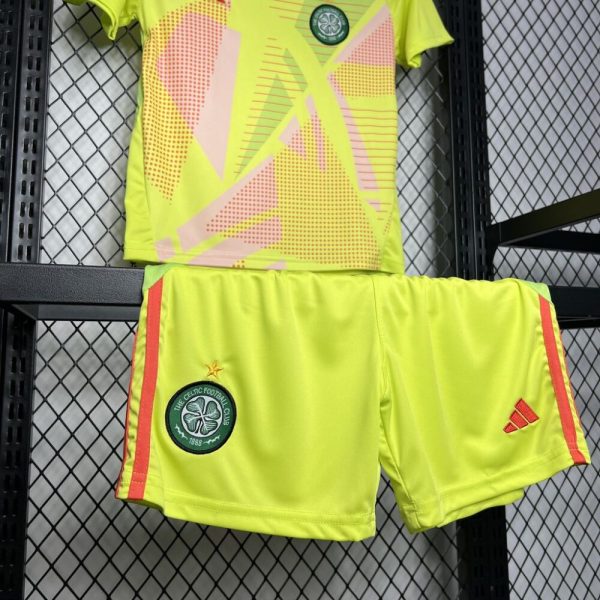 Celtic 2024/25 Goalkeeper Kids Kit - Image 3