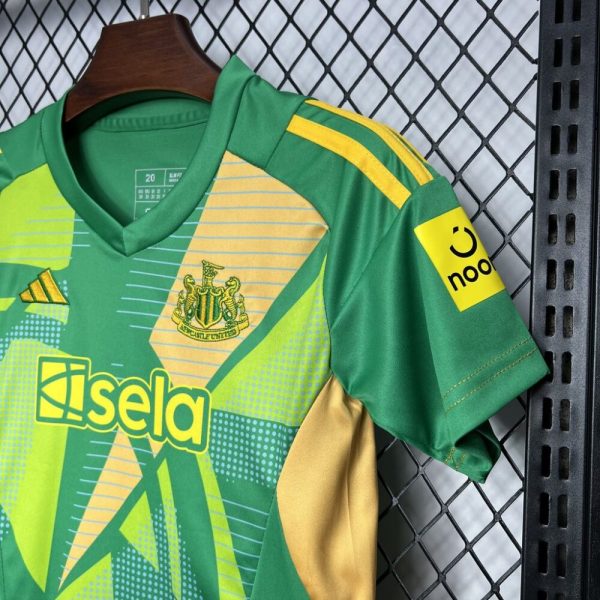 Newcastle United 2024/25 Goalkeeper Kids Kit - Image 3