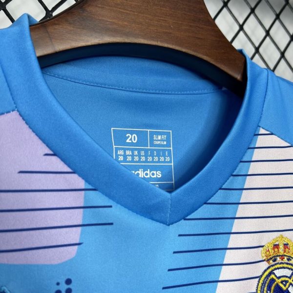 Real Madrid 2024/25 Goalkeeper Kids Kit - Image 5