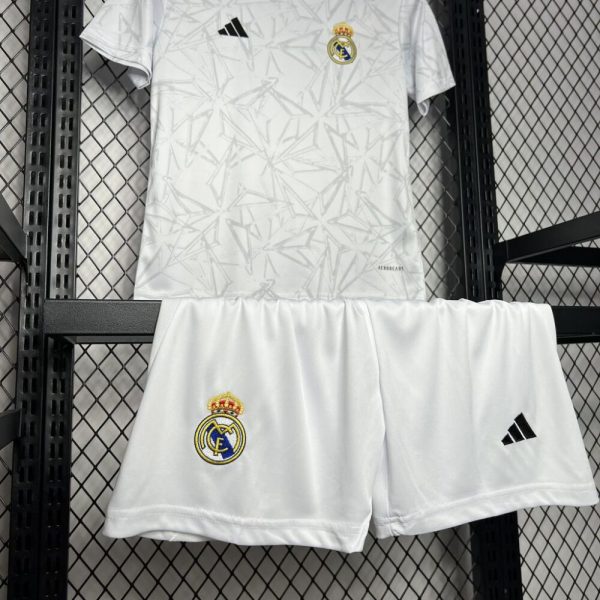 Real Madrid 2024/25 Pre-Match Training Kids Kit - Image 3