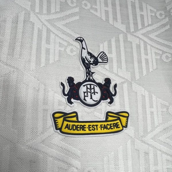 Tottenham Hotspur 1991/93 Home Retro Jersey - Image 9