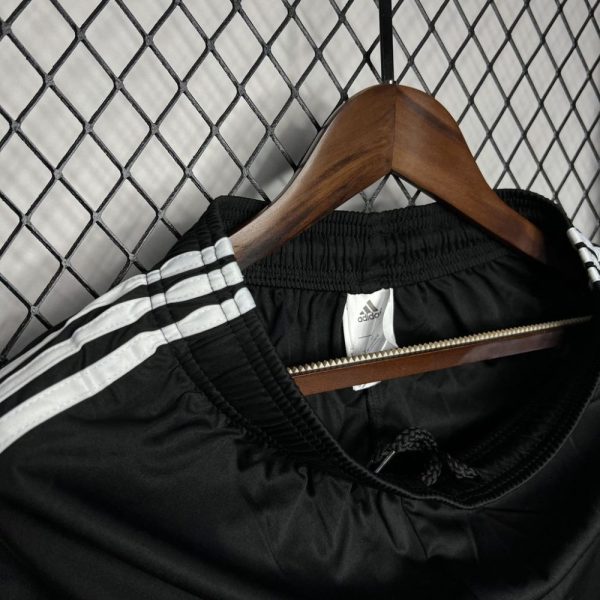 Colo Colo 2024/25 Home Shorts - Image 4