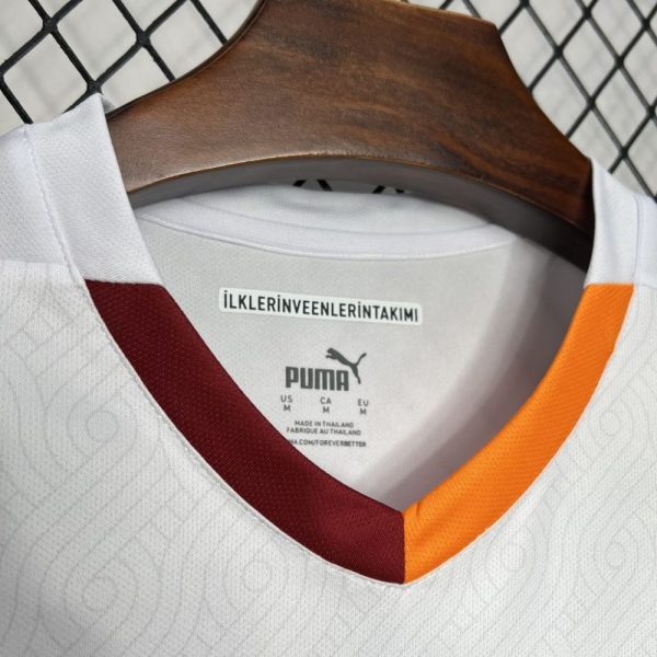 Galatasarays 2024/25 Away Jersey - Image 8
