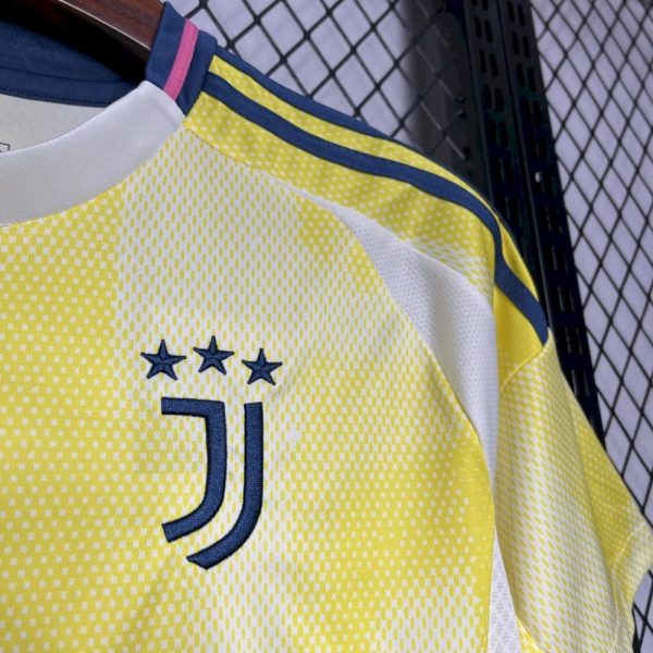 Juventus 2024/25 Away Jersey - Image 7