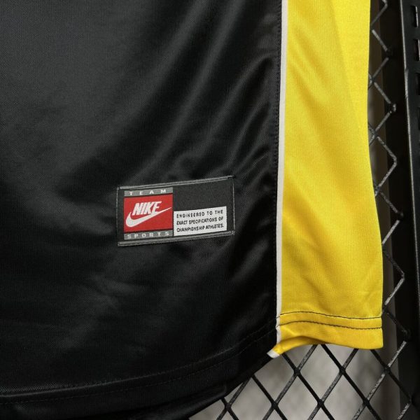 Borussia Dortmund 1998/00 Away Retro Jersey - Image 4