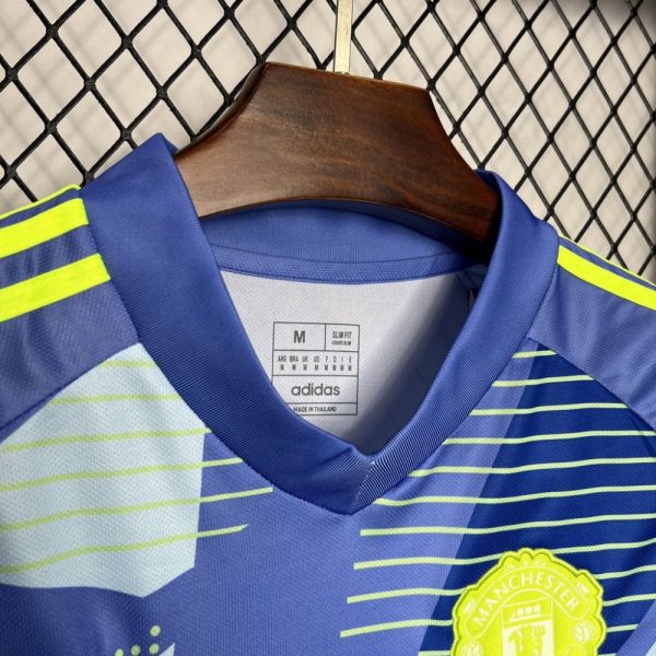 Manchester United 2024/25 Goalkeeper Jersey - Image 5
