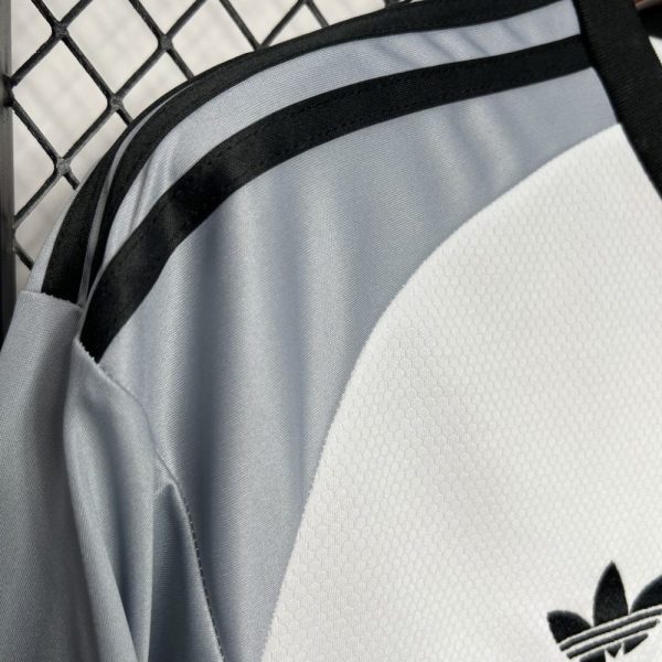 Juventus 2024/25 Pre-Match Training Jersey - Image 5