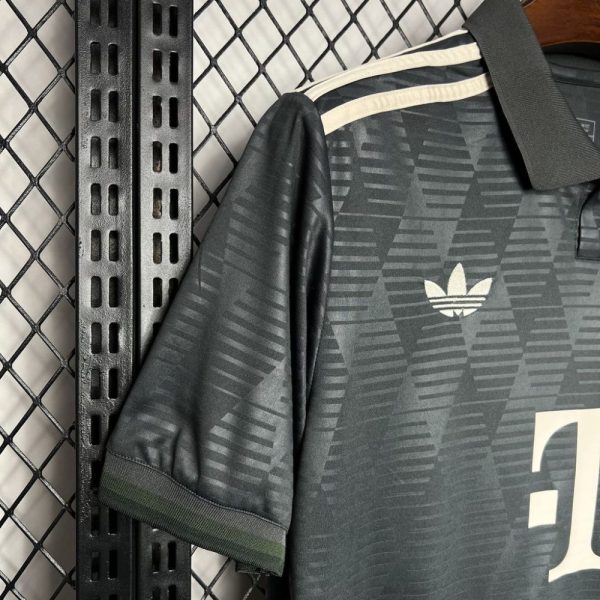 Bayern Munich 2024/25 Oktoberfest Jersey - Image 5