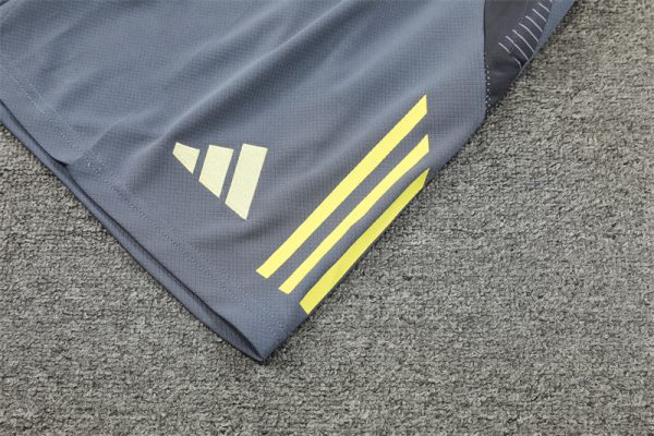 Ajax 2024/25 Training Adult Jersey+Short 14001 - Image 4