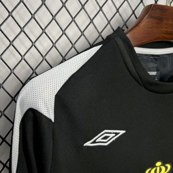 Colo Colo 2006 Away Long Sleeve Retro Jersey - Image 7