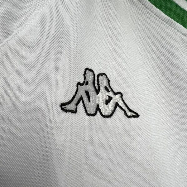 Werder Bremen 2001/02 Away Rerro Jersey - Image 4