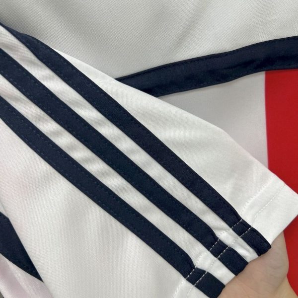 Bayern Munich 2000/01 Away Retro Jersey - Image 3