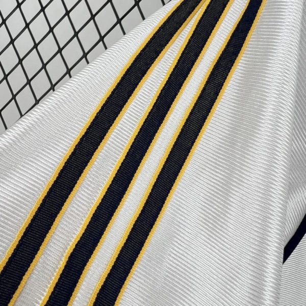 Real Madrid 1998/00 Home Retro Jersey - Image 3