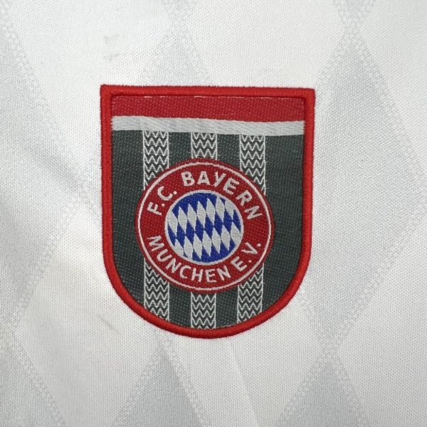 Bayern Munich 1995/96 Away Retro Jersey - Image 7