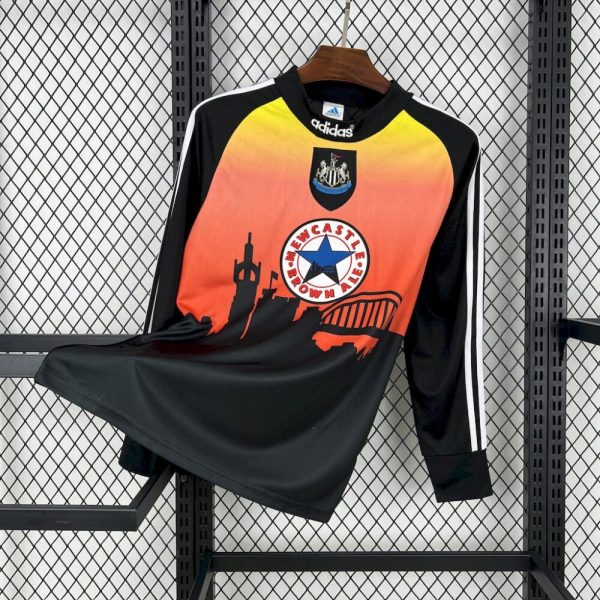 Newcastle United 1996/97 Goalkeeper Uniform Long Sleeves Retro Jersey