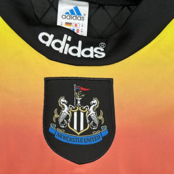 Newcastle United 1996/97 Goalkeeper Uniform Long Sleeves Retro Jersey - Image 6