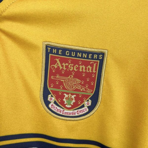 Arsenal 1997/99 Away Retro Jersey - Image 6