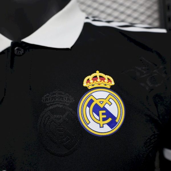 Real Madrid  2025/26 Black Special Edition Jersey Player Version - Image 6